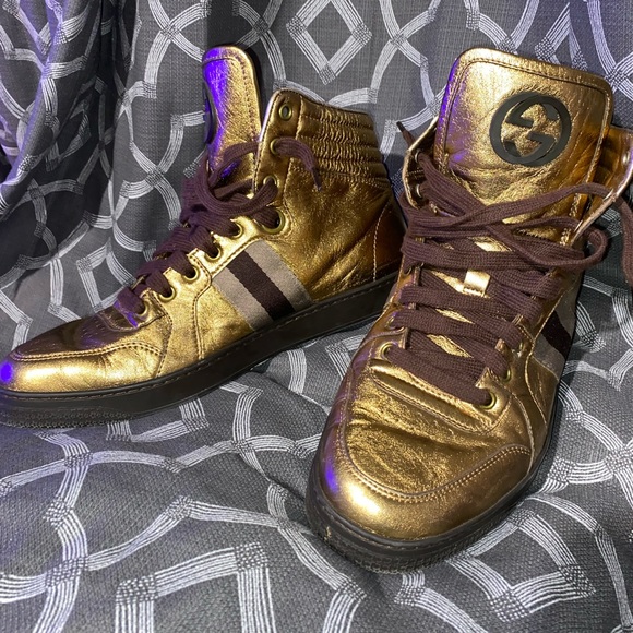 Gold metallic Gucci shoes
